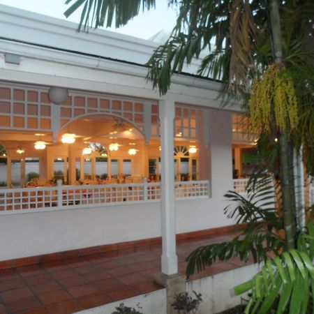 Hotel PomMarine Bridgetown Esterno foto