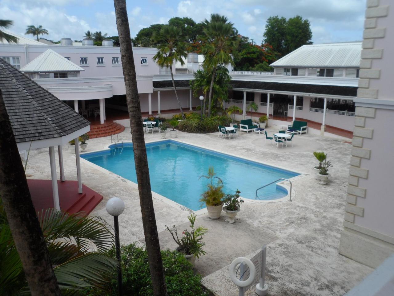 Hotel PomMarine Bridgetown Esterno foto